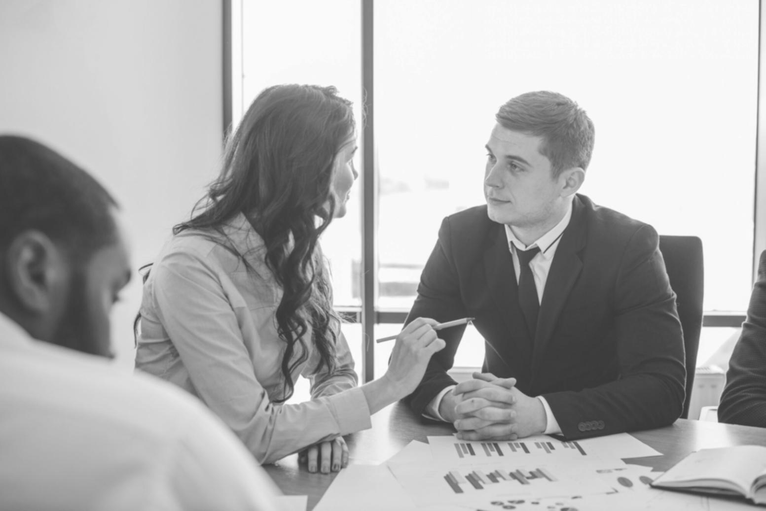 Finanzmarkt Analyse und Volatilitätsdiagramme